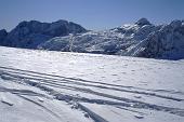 Salita invernale da Lizzola al Passo della Manina e al Monte Sasna con vento e tormenta di neve il 7 febbraio 2010 - FOTOGALLERY